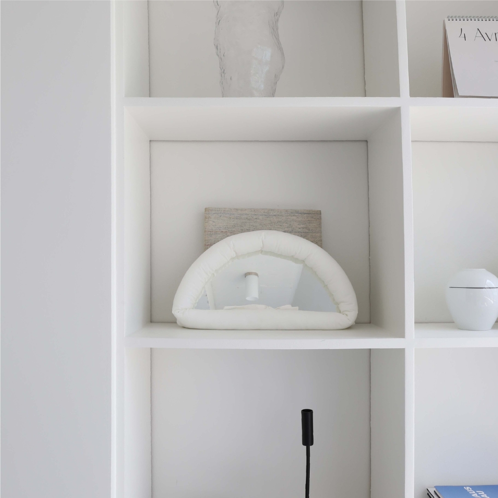 ハーフムーンクッションミラー (ホワイト) 