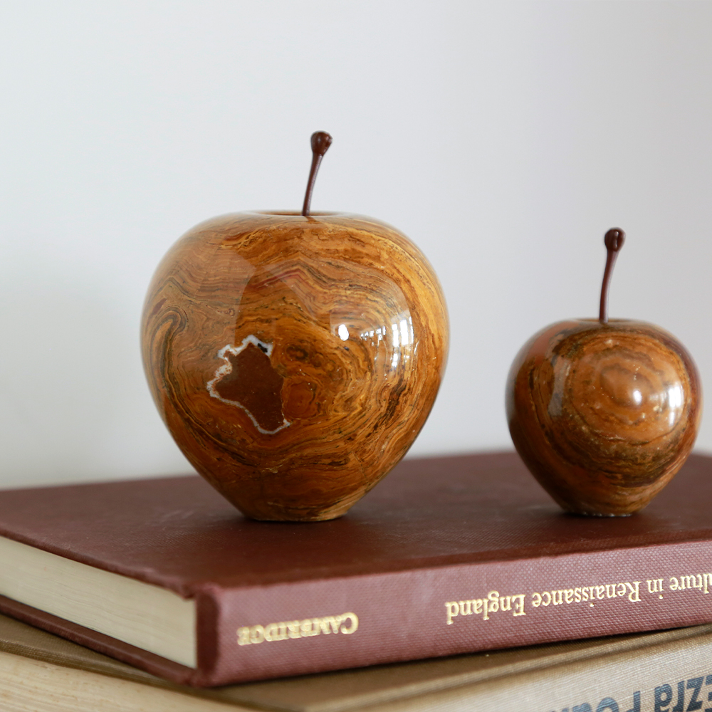 Marble Apple Brown （マーブルアップル） ※天然石から作られている為、素地の色味や削り出し場所により同色の中でも色味に個体差がございます。