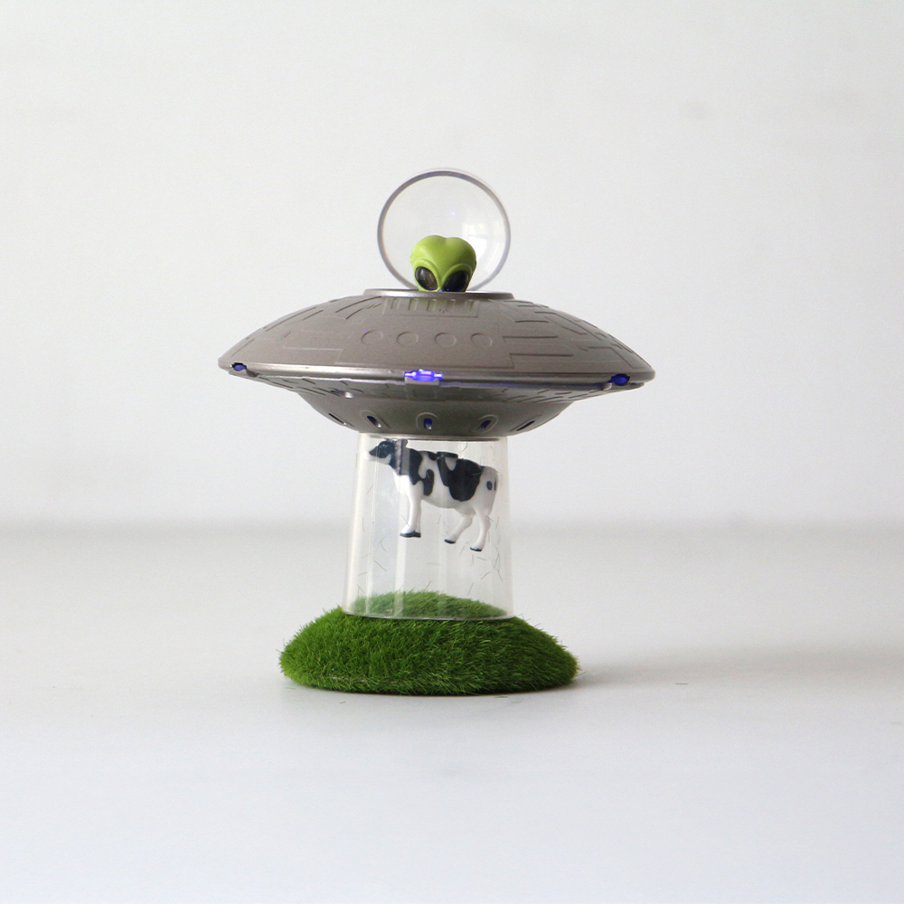 Toy & Book UFO Cow Abduction（UFOカウアブダクション） 