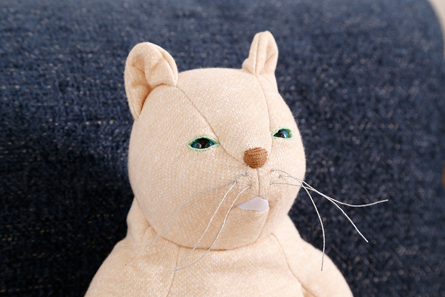 在庫なし】猫ぬいぐるみ - オブジェ・置物の通販 ｜リビング