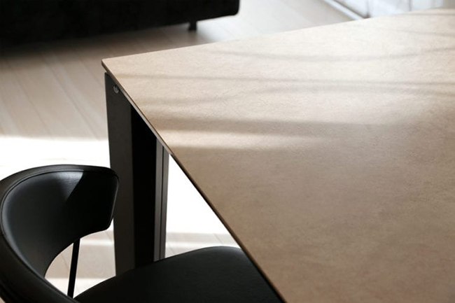 KNKトレード専用 唐木 テーブルとチェアー セット 木彫-