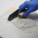 NY21-03 WH 珪藻土の時計 （掻き落とし）　ホワイト 