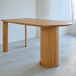 ウィルティック ハーフラウンド  ダイニングテーブル ヨコハギ無垢（ レッドオーク） 