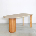 ウィルティック ハーフラウンド マティエラ塗装 ダイニングテーブル（レッドオーク脚） 