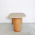 ウィルティック ハーフラウンド マティエラ塗装 ダイニングテーブル（レッドオーク脚） 