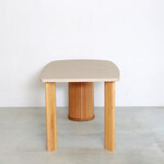 ウィルティック ハーフラウンド マティエラ塗装 ダイニングテーブル（レッドオーク脚） 