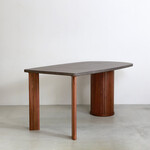 ウィルティック ハーフラウンド マティエラ塗装 ダイニングテーブル（ウォールナット脚） 