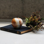 Marble Apple Stripe （マーブルアップル） ※天然石から作られている為、素地の色味や削り出し場所により同色の中でも色味に個体差がございます。