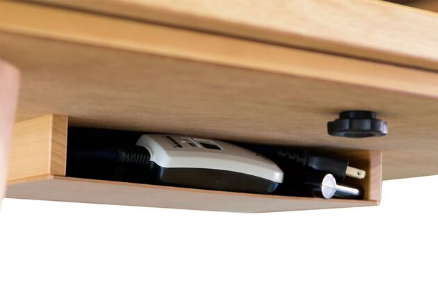 【廃盤】〖24〗こたつテーブル コントローラーは 天板の下にしまえるので無くす心配もありません。