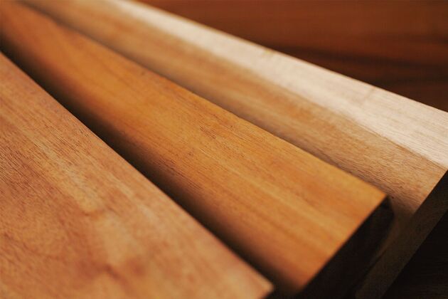 〖24〗北欧風二人掛け木枠ソファ アカシア材は風合いが美しく、耐久性にも優れた素材です。