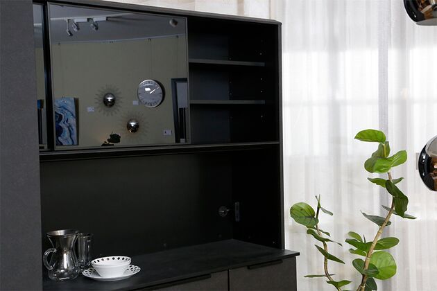 ブラックカラーが印象的 ダイニングボード - 食器棚・キッチンボード 