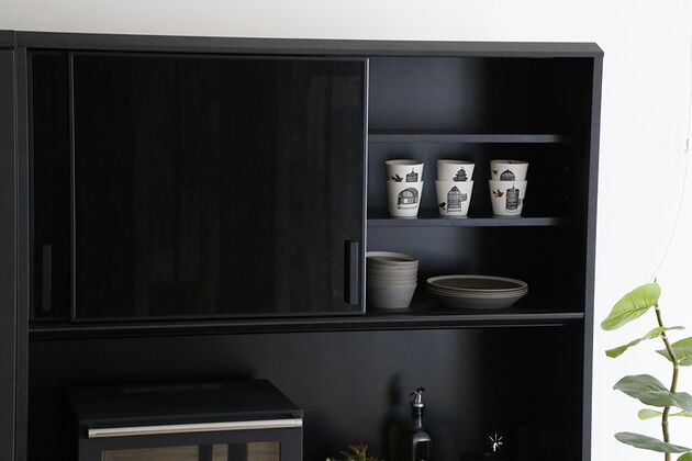 ブラックカラーが印象的 ダイニングボード - 食器棚・キッチンボード
