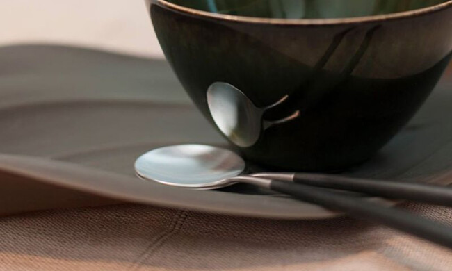 クチポール ゴア テーブルスプーン / ブラック×シルバー 