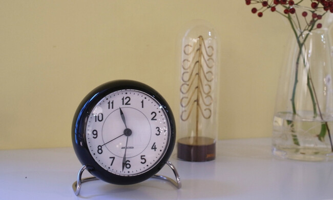 アルネ ヤコブセン テーブルクロック アラーム / ステーション 