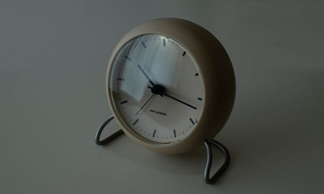 アルネ ヤコブセン テーブルクロック アラーム / シティーホール 