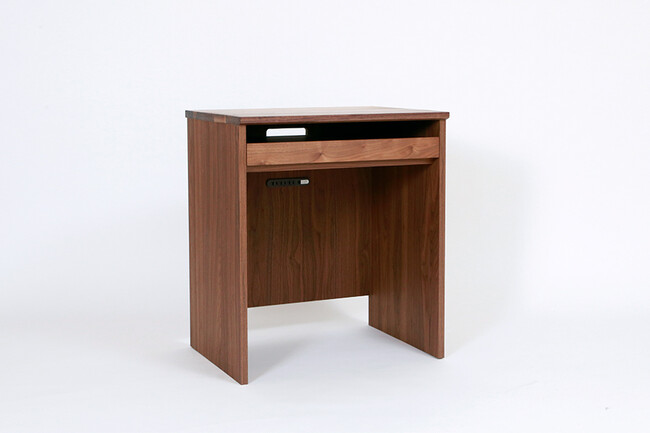 木の温もりに癒やされるPCデスク 