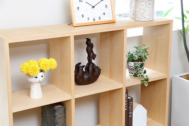 木の温もりに癒やされるシェルフ 