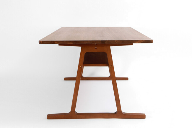 FAVO 2（ファボ 2）ダイニングテーブル（ブラウン色） 