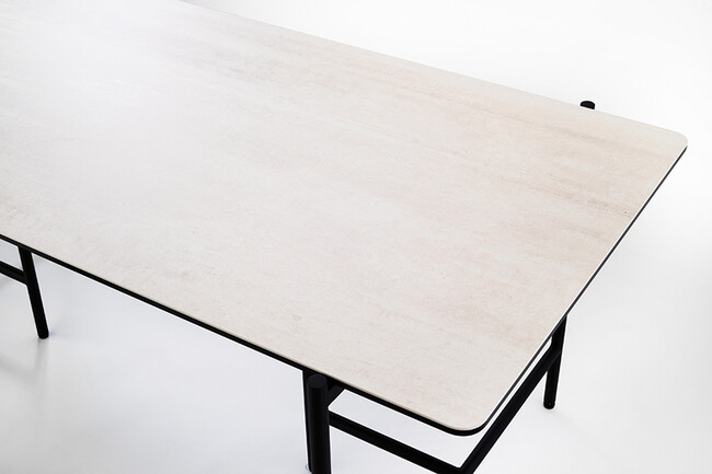 ピパ セラミック ダイニングテーブル 