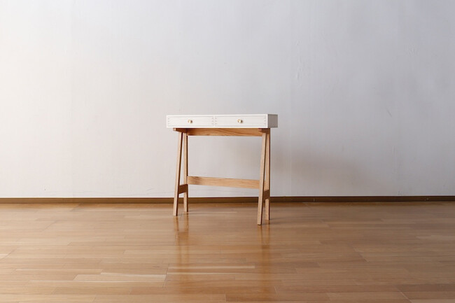 薄型コンパクトなコンソール 