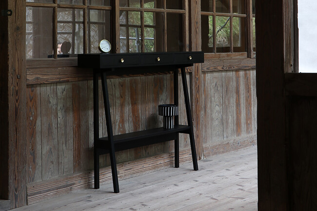 薄型コンパクトなコンソール 