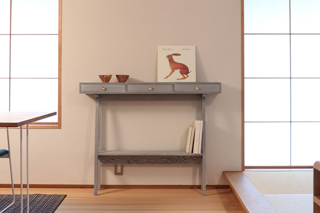 薄型コンパクトなコンソール 