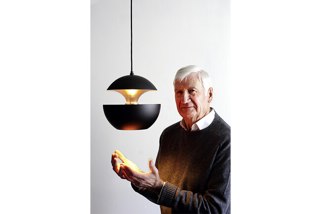 HERE COMES THE SUN（ヒア・カムズ・ザ・サン）250 ペンダントランプ ブラック/コッパー 