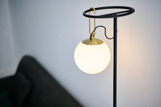 A nh F フロアランプ 