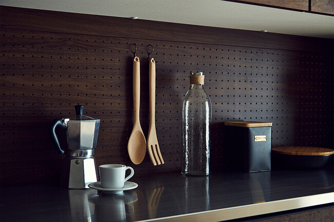 素材感を活かした本格派ダイニングボード 