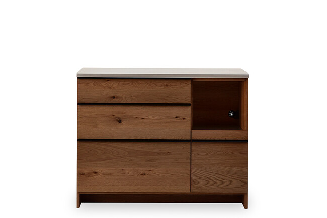 ステンレス天板を活かしたカウンター 