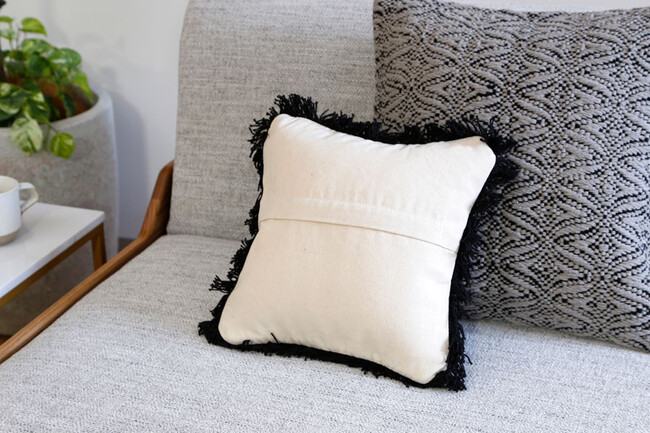 LH-CC 22 クッションカバー BK/NA 30×30cm 