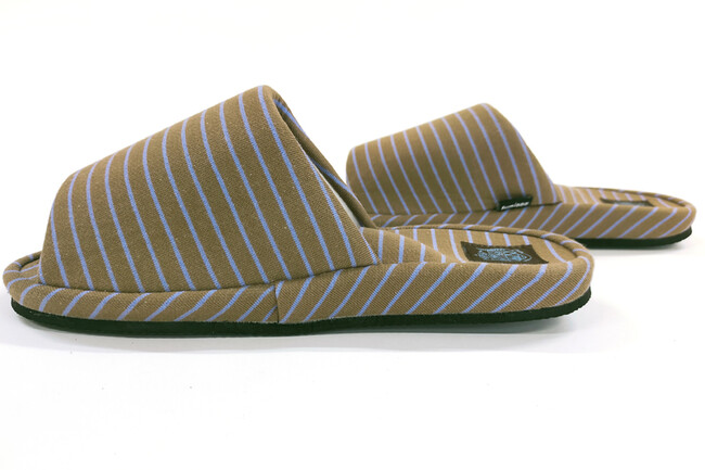 Skips! テスタバメガ押し（L / モカ×パープル） 