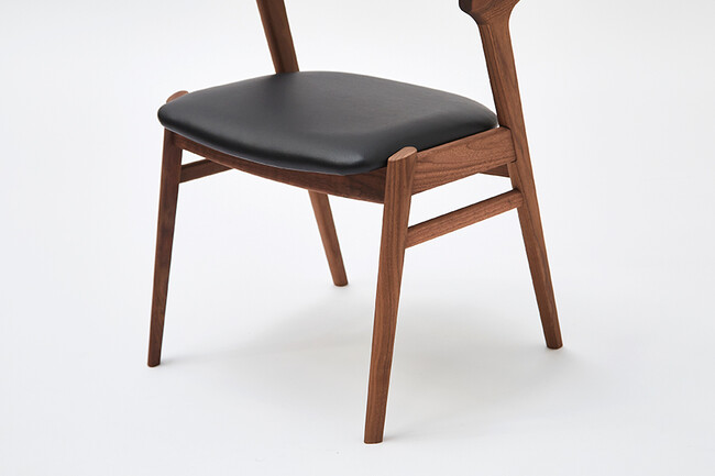 go（ゴウ）アームチェア  WN ウレタン塗装（PVC） 