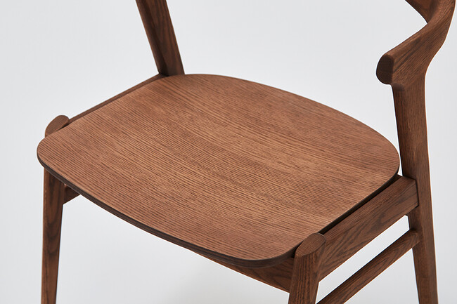 go（ゴウ）アームチェア  OAK ブラウン（板座） 