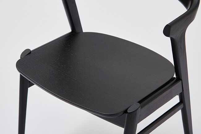 go（ゴウ）アームチェア  OAK ブラック（板座） 