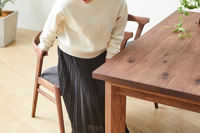 go（ゴウ）アームチェア  WN ウレタン塗装（PVC） 