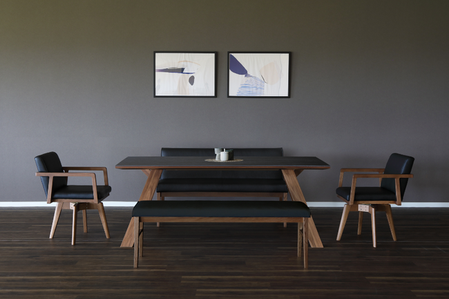 高級感のあるセラミック天板のダイニングテーブル 