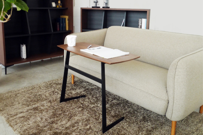 ソファに差し込んで使えるサイドテーブル 80cm 