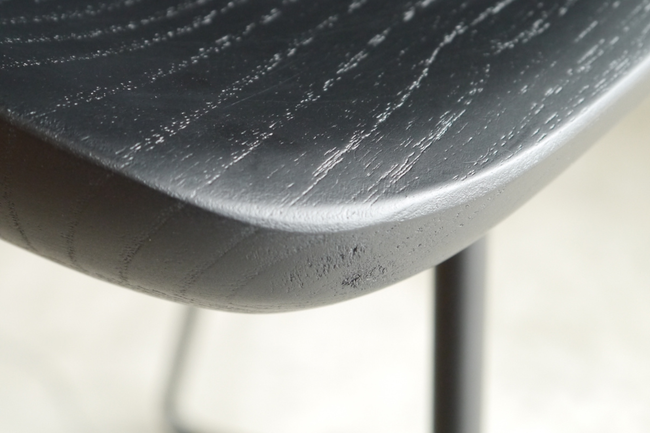 異素材の組み合わせが美しいハイチェア 