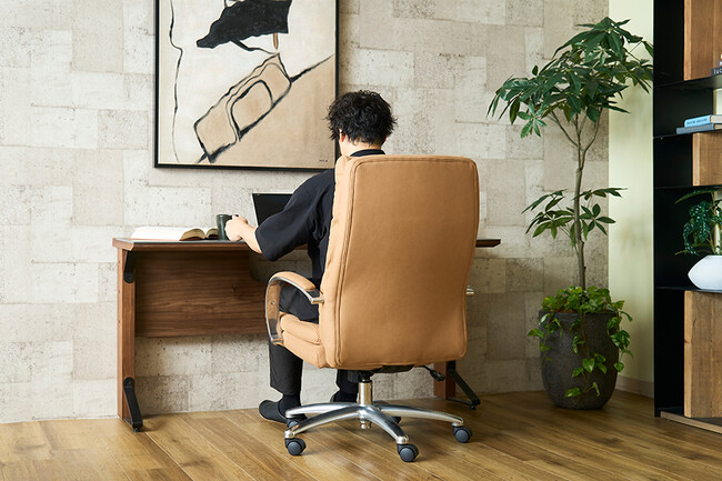 ポケットコイル内蔵 デスクチェア（シルキーファイバー・キャメル） 