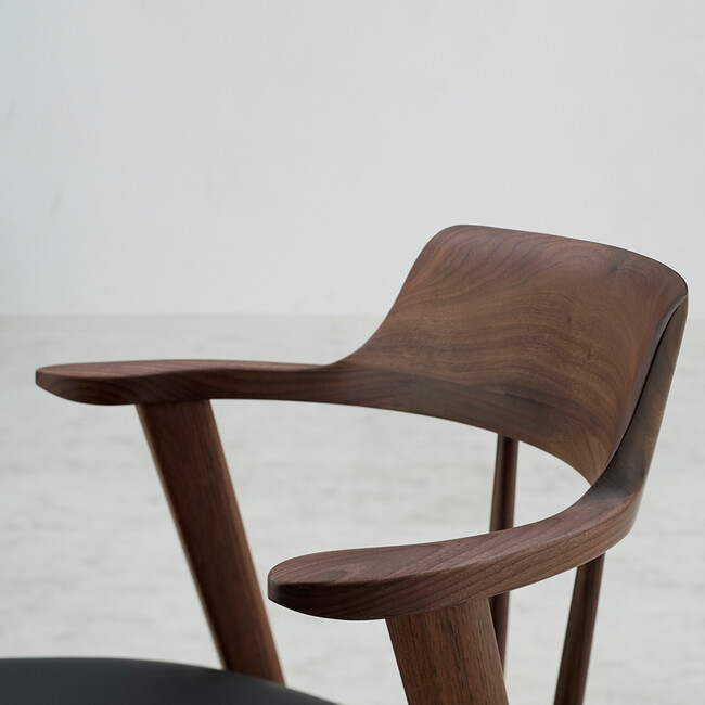 ELAⅡ（エラⅡ）ダイニングチェア（ウォールナット） 