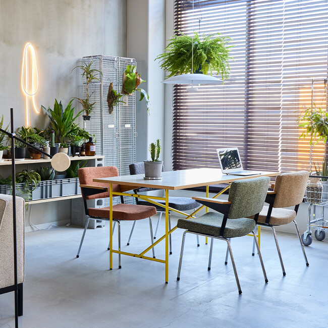 KICKS（キックス）　ダイニングチェア（CHARCOAL） 