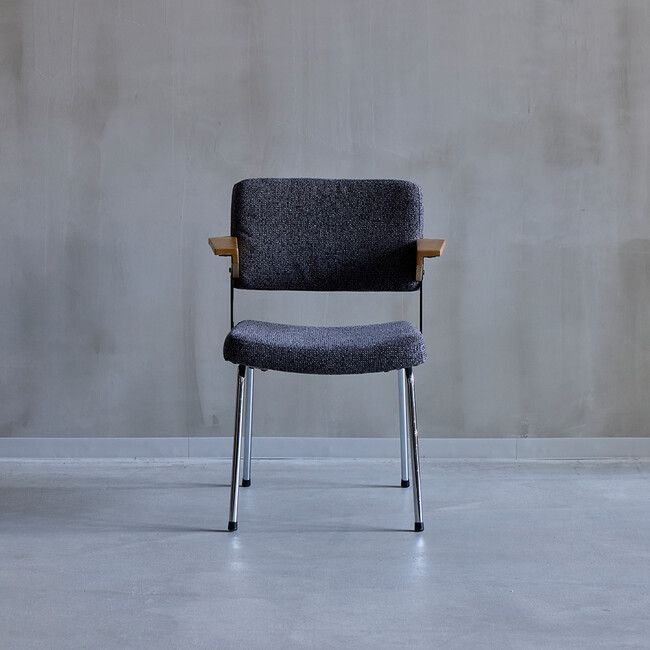 KICKS（キックス）　ダイニングチェア（CHARCOAL） CHARCOAL