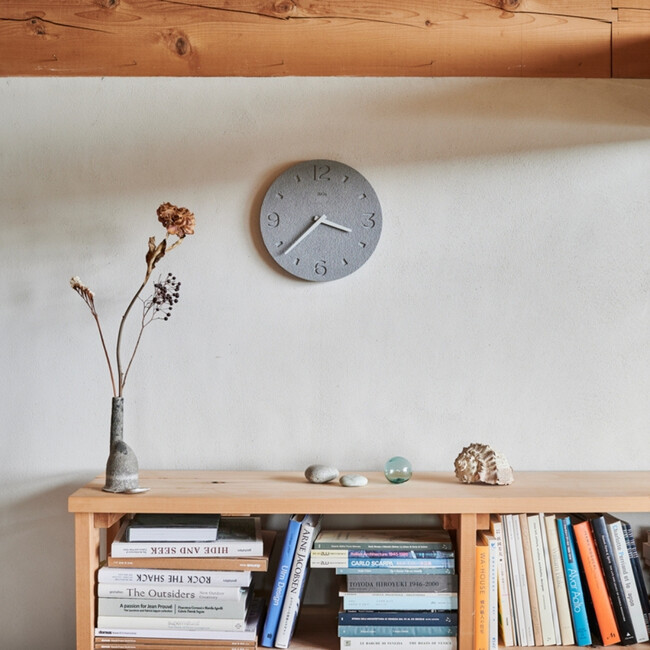 NY21-03 GY 珪藻土の時計 （掻き落とし）　グレー 