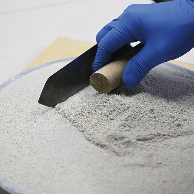 NY21-03 GY 珪藻土の時計 （掻き落とし）　グレー 