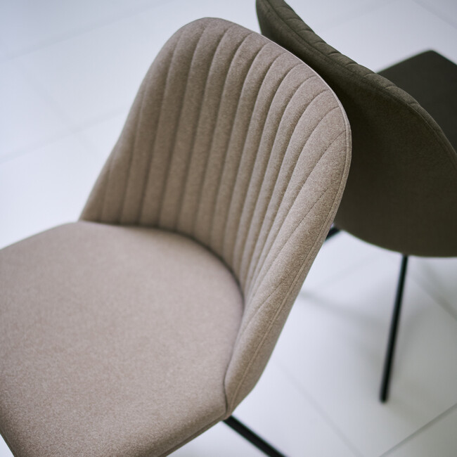 N-VISTA（エヌビスタ）チェア（アーム無）ベージュ 