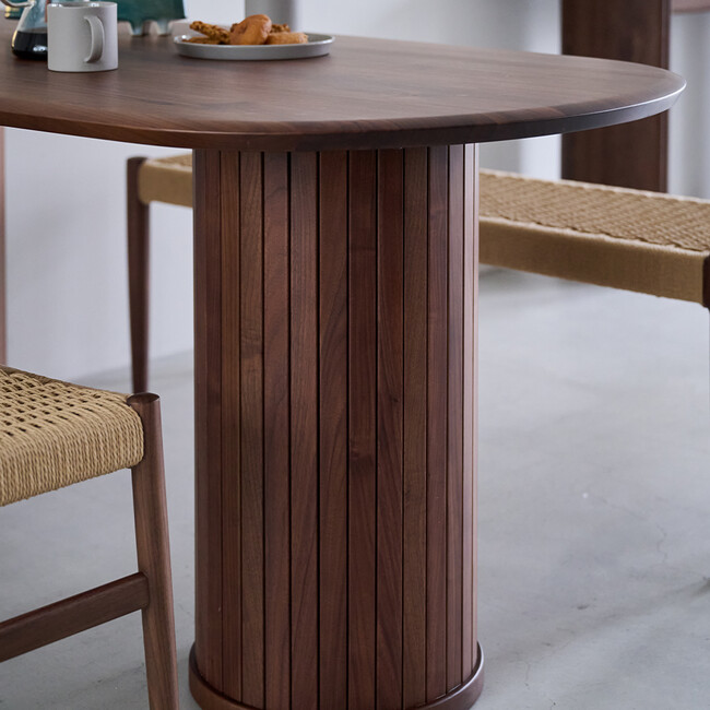 ウィルティック ハーフラウンド  ダイニングテーブル ヨコハギ無垢（ ウォールナット） 