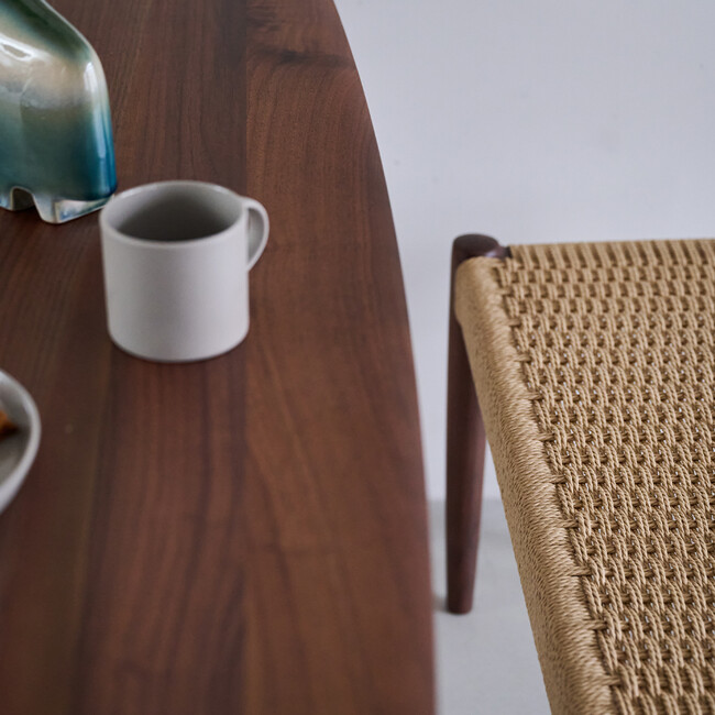 ウィルティック ハーフラウンド  ダイニングテーブル ヨコハギ無垢（ ウォールナット） 