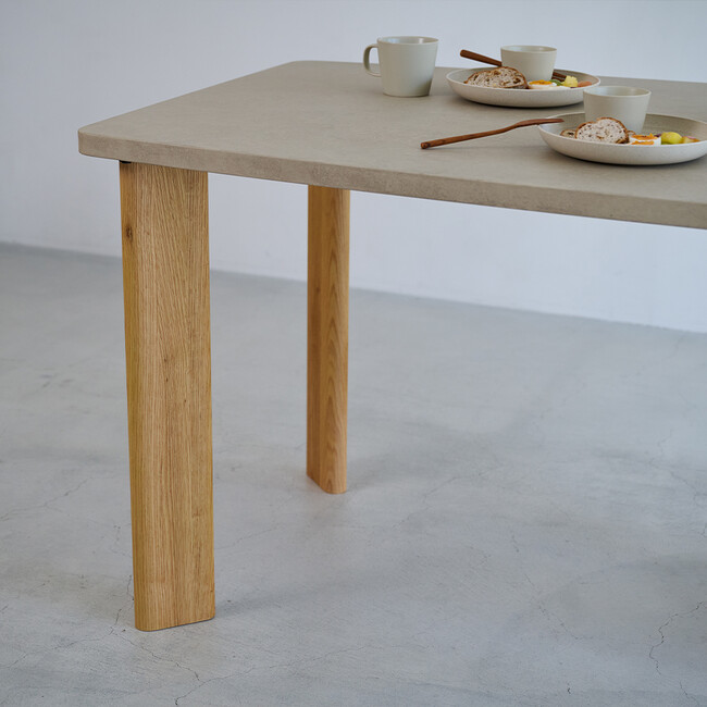 ウィルティック ハーフラウンド マティエラ塗装 ダイニングテーブル（レッドオーク脚） 