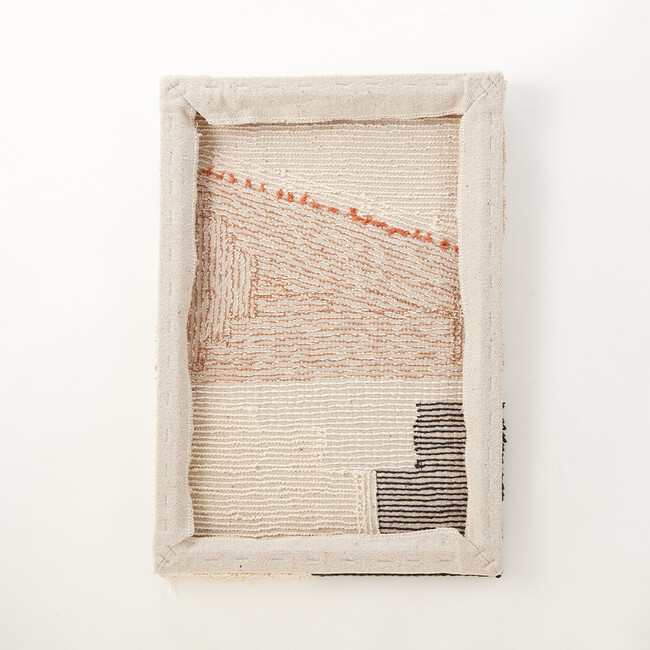 beej（ビージ）Tuft wall art（タフト ウォールアート）S * 裏面の木枠を、壁の突起（フックや釘）に掛けてご使用になれます。